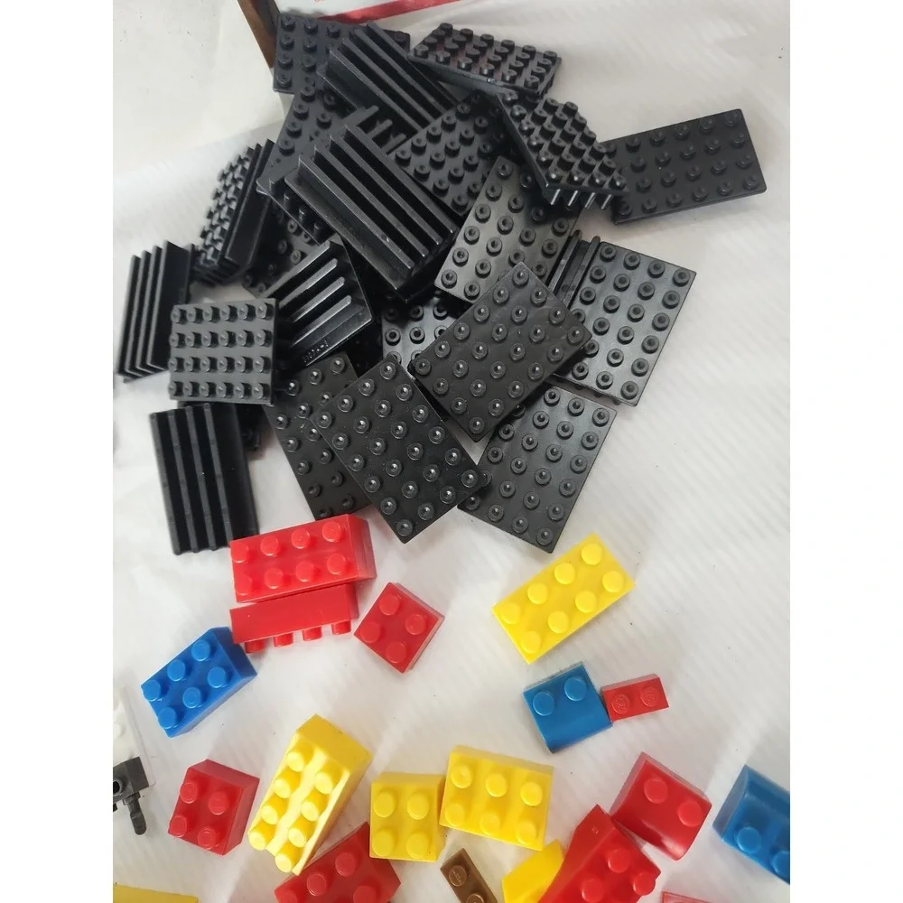 Mixed Lot Lego, Duplo, Mega Bloks, Tupperware Vehicles, Assorted Pieces 1.9 lbs
